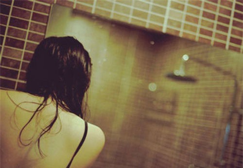 Khởi tố nam thanh niên tống tình phụ nữ đã có chồng