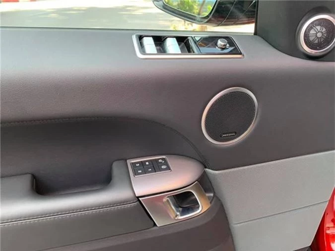 Hệ thống âm thanh trên Range Rover Sport HSE đời 2018 đầu tiên tại Việt Nam là của Meridian