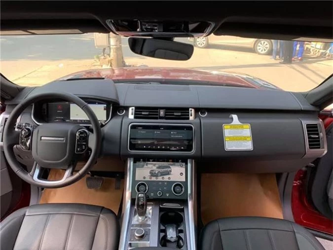 Nội thất Range Rover Sport HSE 2018 đầu tiên về Việt Naam bọc da màu đen