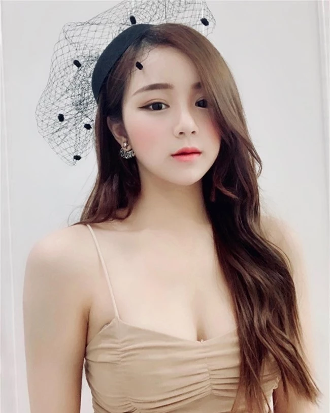 hot girl ngu gat viet nam duoc bao hong kong khen het loi vi dieu nay hinh anh 12