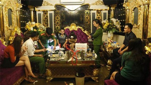 Cô giáo và nữ kế toán phê trong 'tiệc ma túy': Trưởng phòng Giáo dục nói gì?