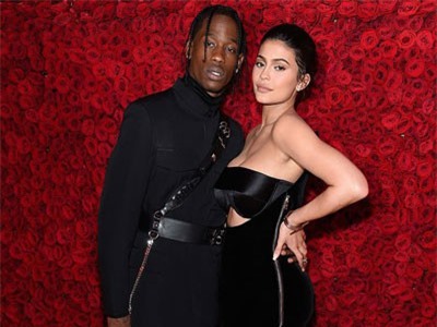 Em cô Kim có bầu chỉ sau 3 tuần hò hẹn với Travis Scott