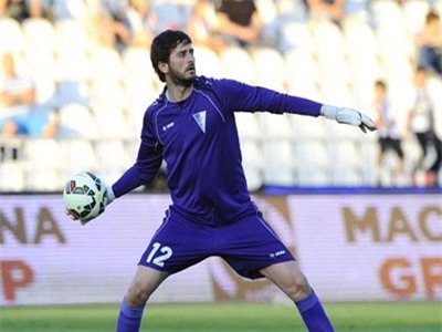 CLB HAGL thử việc 5 'ông Tây' cao toàn 1m90