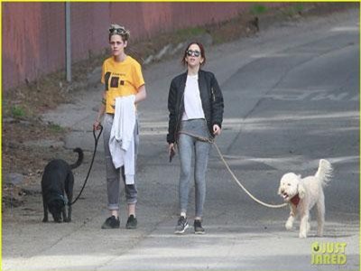 Chia tay Thiên thần Victoria's Secret, sao phim Chạng vạng công khai tình yêu mới