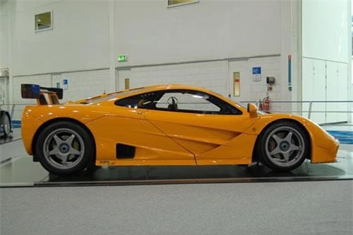 1. McLaren F1 LM 1995 (giá: 13,75 triệu USD).