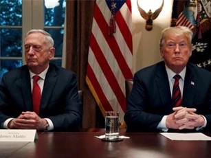 Nổi giận vì thư từ chức, ông Trump buộc Bộ trưởng Quốc phòng thôi việc ngay lập tức