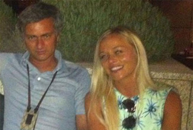 Hậu sa thải, Mourinho lại bị ‘tố’ ngoại tình