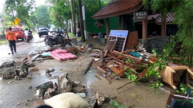 222 người đã chết vì sóng thần tại Indonesia, hơn 800 người bị thương - Ảnh 1.