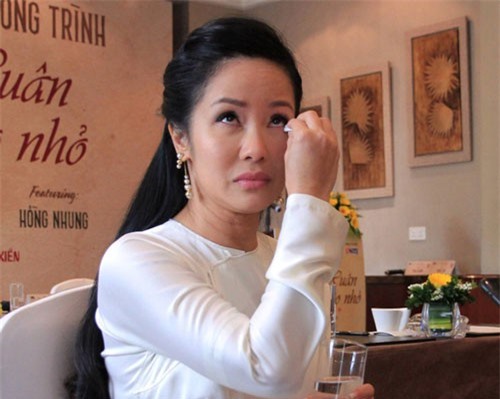 Diva Hồng Nhung bật khóc: “Sau ly hôn, vẫn thường xuyên gặp ác mộng…”
