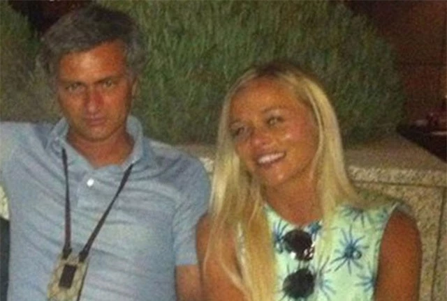 Mourinho đang bị tình nghi ngoại tình với Prue Carter.