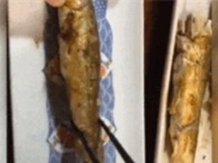 Clip: 'Tròn mắt' trước màn lọc xương cá trong 'tích tắc'