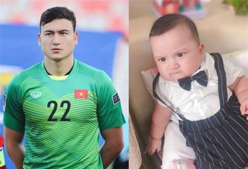 Thủ môn Lâm "Tây” phiên bản 5 tháng tuổi khiến dân mạng thích thú