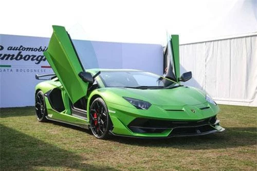 6. Lamborghini Aventador SVJ (công suất tối đa: 770 mã lực).