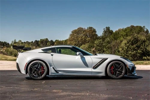 7. Chevrolet Corvette ZR1 (công suất tối đa: 765 mã lực).