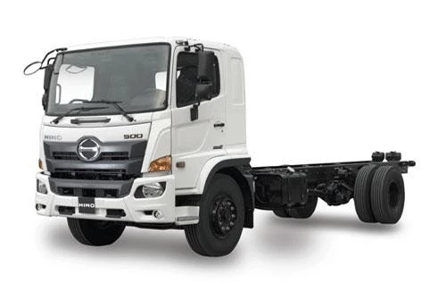 7. Hino (doanh số: 3.915 chiếc).