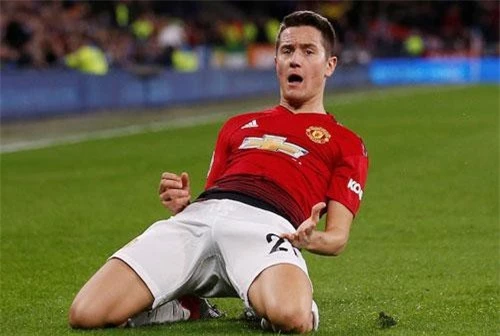Tiền vệ: Ander Herrera (M.U). Tiền vệ: Ander Herrera (M.U).