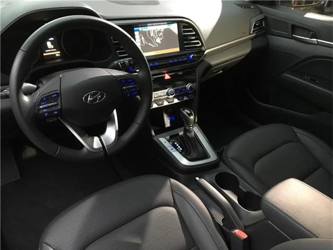 hyundai-elantra-2019-1.jpg