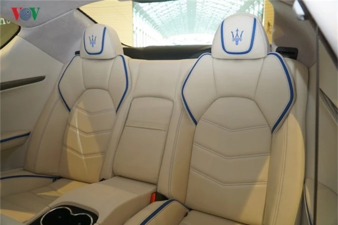 can canh maserati grantursimo sport 