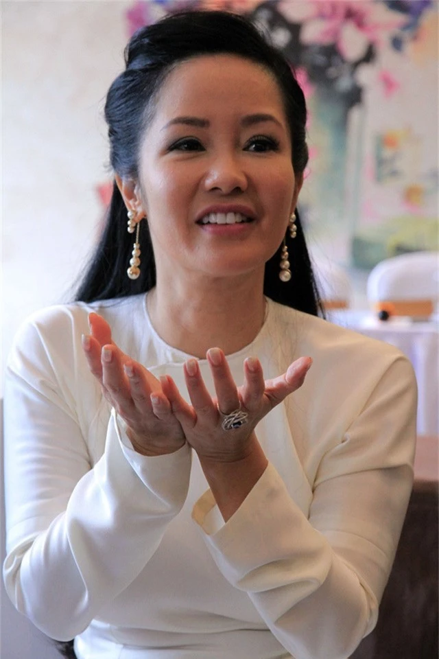 Diva Hồng Nhung bật khóc: “Sau ly hôn, vẫn thường xuyên gặp ác mộng…” - Ảnh 1.