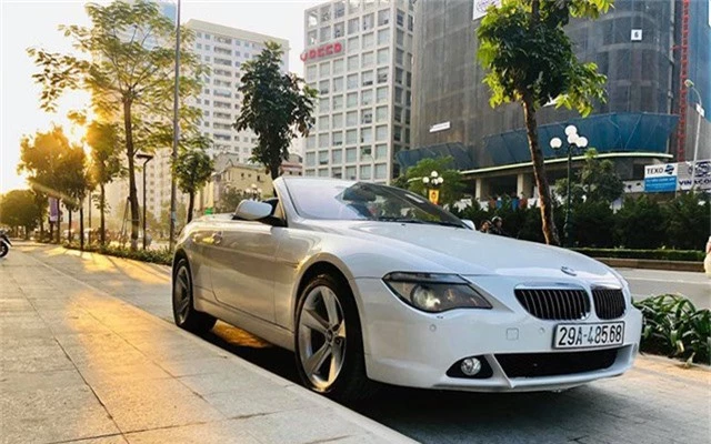 Sau 12 năm, siêu phẩm BMW 650i Cabriolet chỉ đắt hơn Toyota Altis gần 50 triệu đồng - Ảnh 1.
