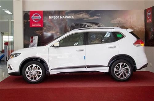 Chi tiết Nissan X-Trail V-Series - đối thủ của Toyota Fortuner. Tại thị trường Việt Nam, Nissan X-Trail V-Series có giá bán từ 976 triệu đồng. Mẫu SUV này được đánh giá là đối thủ xứng tầm của Toyota Fortuner, Mazda CX-5, Ford Everest. (CHI TIẾT)