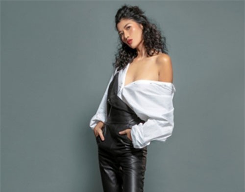 Bộ ảnh thời trang gợi cảm và cá tính của siêu mẫu Trang Lạ