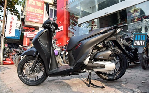 Honda SH 2019 đen mờ được đại lý báo giá gần 120 triệu