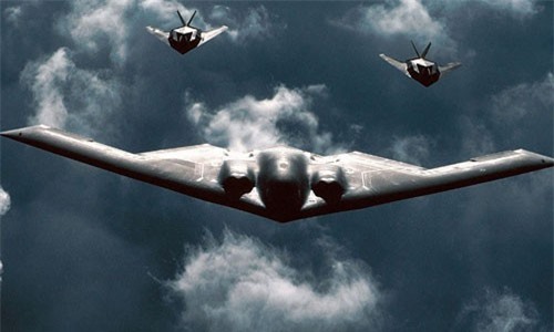 Cận cảnh máy bay B-2 ném bom phi hạt nhân lớn nhất kho vũ khí Mỹ