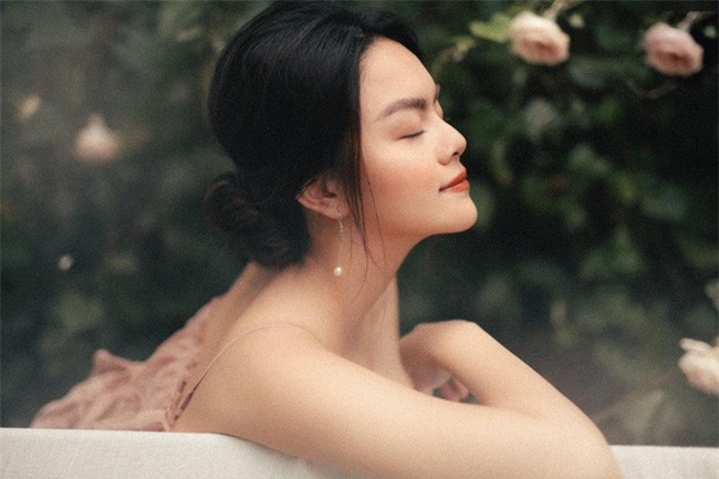 Phạm Quỳnh Anh tiếp tục làm fan đau tim khi thú nhận: Quá nửa đời chưa được sống cho chính mình