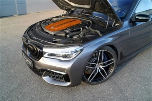 bmw m760li cua g-power co toc do toi da hon 300 km/h hinh 2