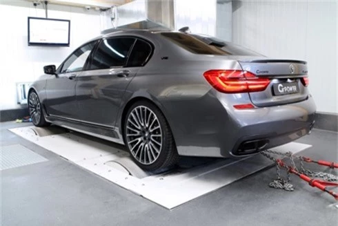 bmw m760li cua g-power co toc do toi da hon 300 km/h hinh 3