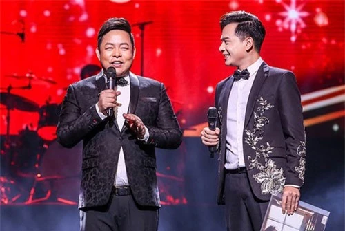 Tham gia đêm nhạc diễn ra tại Hà Nội mới đây, Quang Lê đã mang đến nhiều ca khúc ngọt ngào, chinh phục người hâm mộ.