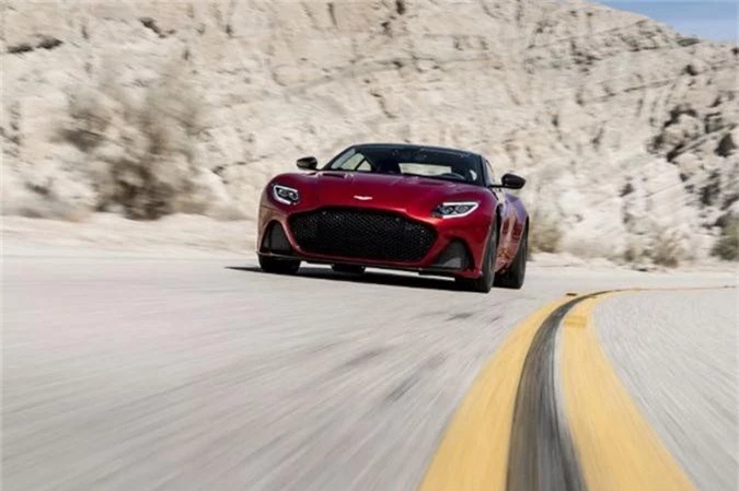 choang ngop truoc suc manh cua aston martin dbs superleggera 2019 hinh 10