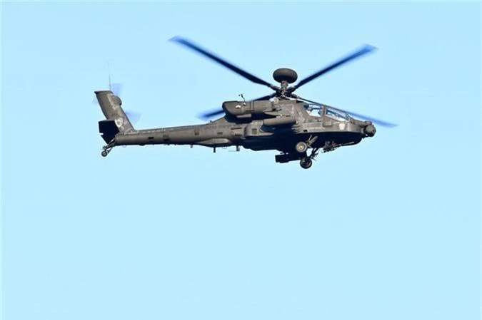 Do suc truc thang AH-64 va Ka-52: 
