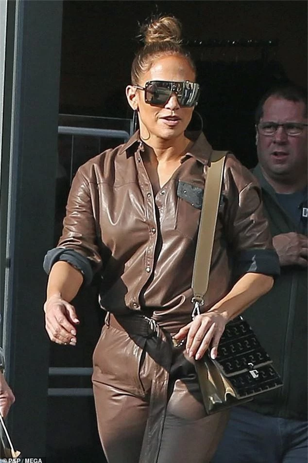 Jennifer Lopez đẹp đôi bên bồ trẻ - Ảnh 5.