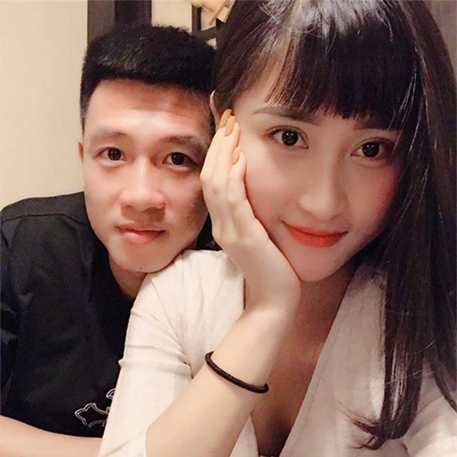 Tiền vệ Huy Hùng - cầu thủ chăm khoe ảnh bạn gái nhất tuyển Việt Nam - Ảnh 5.