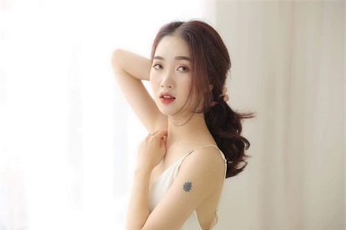 Nữ sinh 10x xinh đẹp, tài năng được mệnh danh 'hot girl sư phạm'