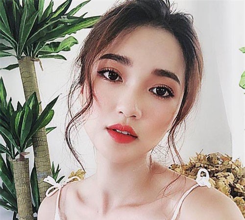 Hội "bạn gái tin đồn" cứ lộ diện là gây sốt của tuyển Việt Nam