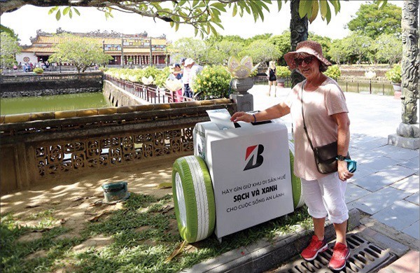 TP.Huế: Tiếp nhận 20 thùng rác thông minh và thân thiện môi trường