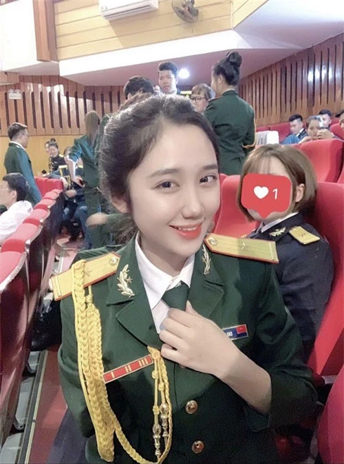 Nguyễn Nga (sinh năm 1998) còn được mọi người biết đến với biệt danh Mina Young, hiện đang là sinh viên Thanh nhạc của trường ĐH Văn hoá Nghệ thuật quân đội.