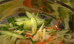 CLIP: Hướng dẫn làm gỏi sứa đơn giản, ngon 'lạc lối'