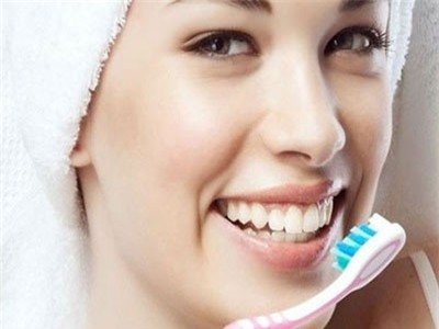 CLIP: 'Bỏ túi' 6 cách đơn giản giúp loại bỏ cao răng ở nhà
