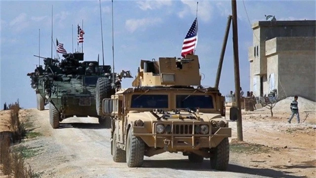Mỹ tiếp tục nã hỏa lực vào IS tại Syria sau tuyên bố rút quân - Ảnh 1.