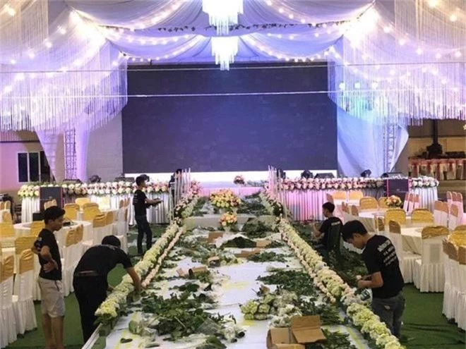 Những siêu đám cưới xa hoa bậc nhất năm 2018: Từ trang trí 13.000 bông hoa tươi tới đón dâu bằng siêu xe Maybach trị giá triệu đô - Ảnh 11.