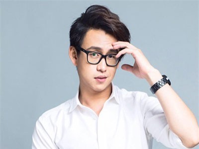 Quang Bảo: 'Tôi từng bị nhốt vào toa tàu và bắt khai thật giới tính'
