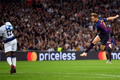 CLIP: 7 siêu phẩm đẹp nhất vòng bảng Champions League 2018-2019