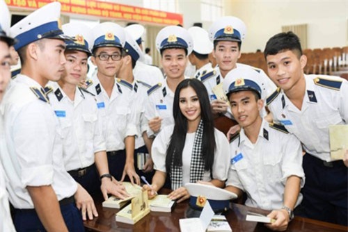 Hoa h&#x1EAD;u Ti&#x1EC3;u Vy: &#x201C;Khi &#x111;i thi, v&#x1EA1;ch xu&#x1EA5;t ph&#xE1;t c&#x1EE7;a t&#xF4;i l&#xE0; con s&#x1ED1; 0&#x201D;