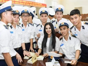 Hoa hậu Tiểu Vy: “Khi đi thi, vạch xuất phát của tôi là con số 0”