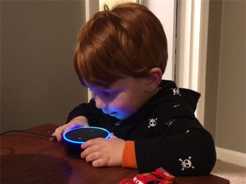 Amazon "thắng lớn" trong ngày lễ Giáng sinh nhờ công nghệ nhà thông minh