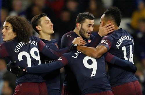 CLIP: Aubameyang lập công, Arsenal vẫn bị ‘cưa điểm”